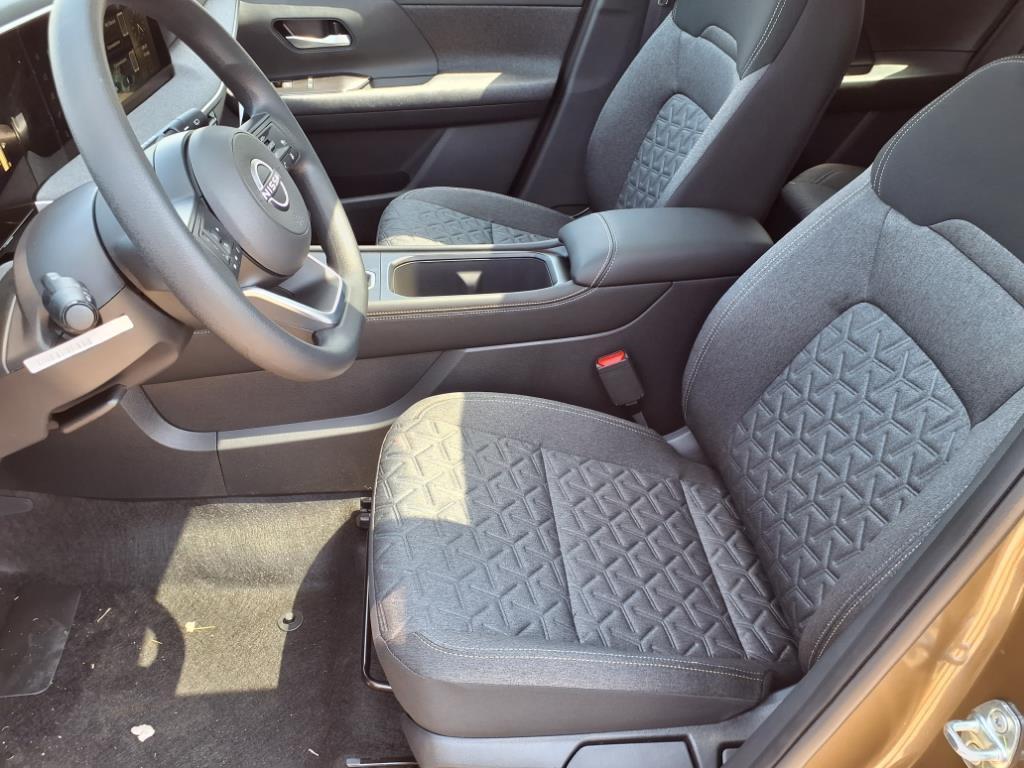 new 2025 Nissan Kicks car, priced at $28,205