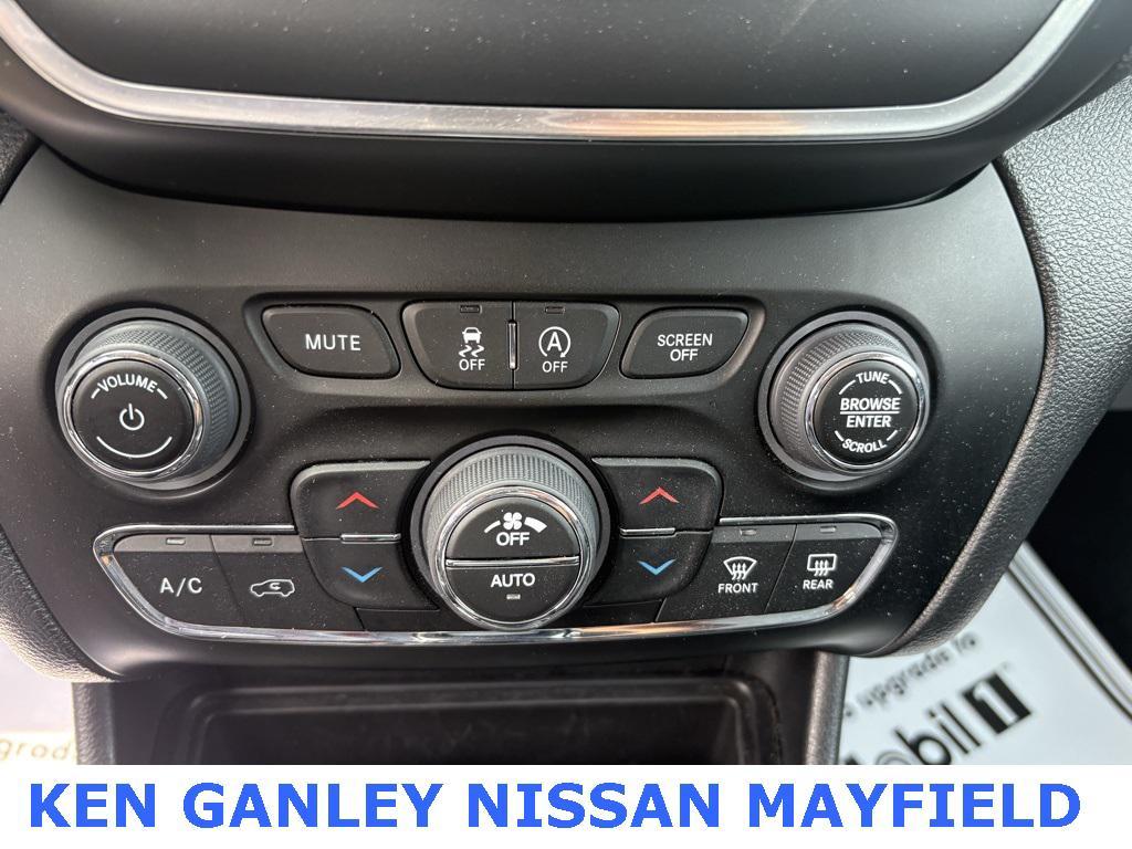 used 2023 Jeep Cherokee car, priced at $22,496