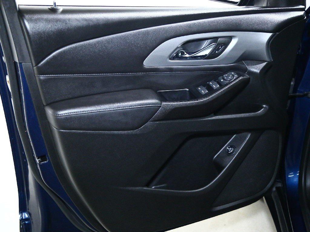 used 2023 Chevrolet Traverse car, priced at $25,329