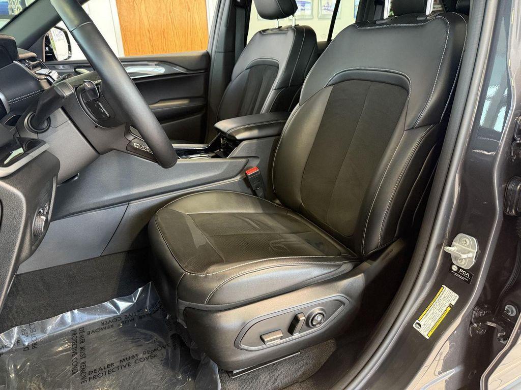 used 2022 Jeep Grand Cherokee car, priced at $36,891