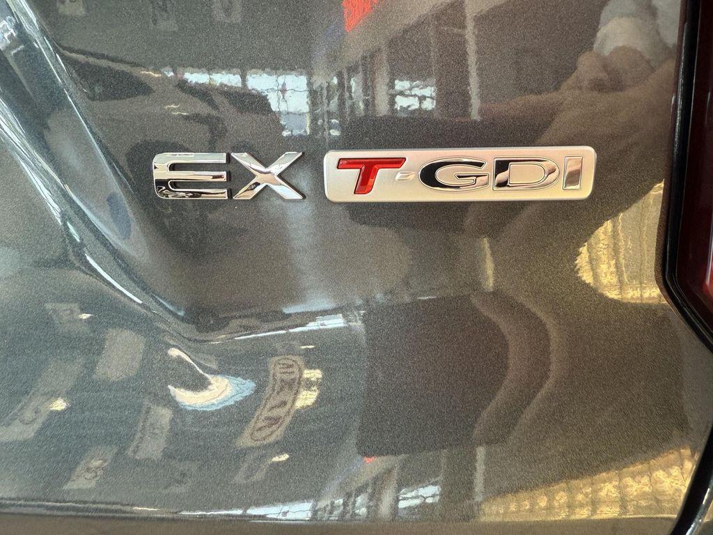 used 2021 Kia Sorento car, priced at $28,391