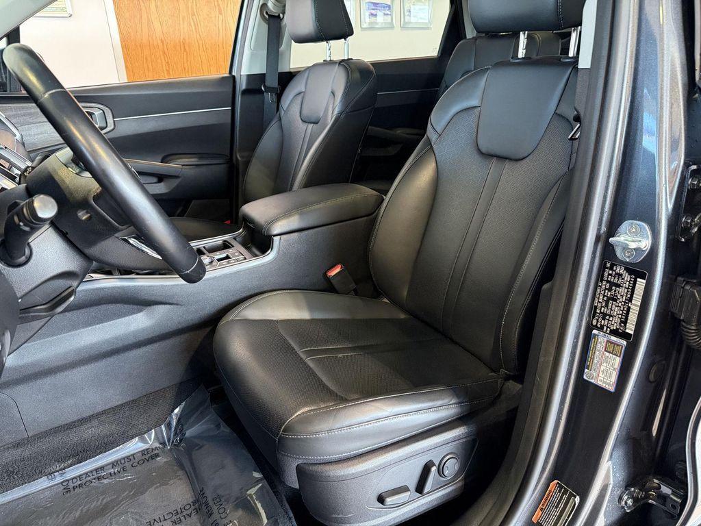 used 2021 Kia Sorento car, priced at $28,391
