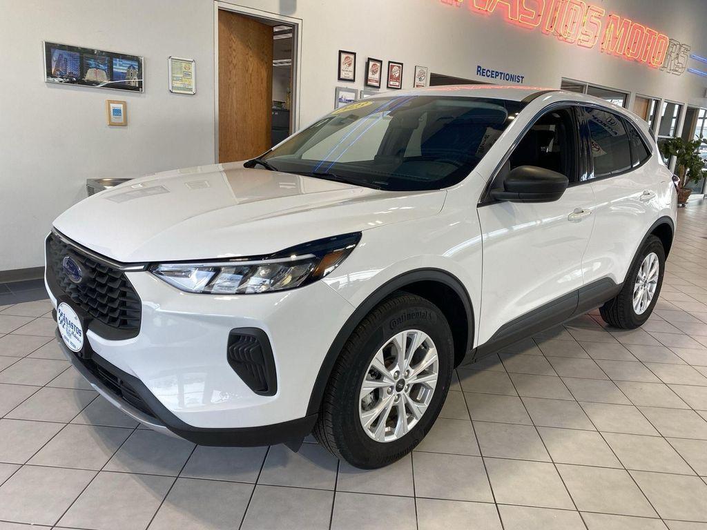 used 2023 Ford Escape car, priced at $25,891