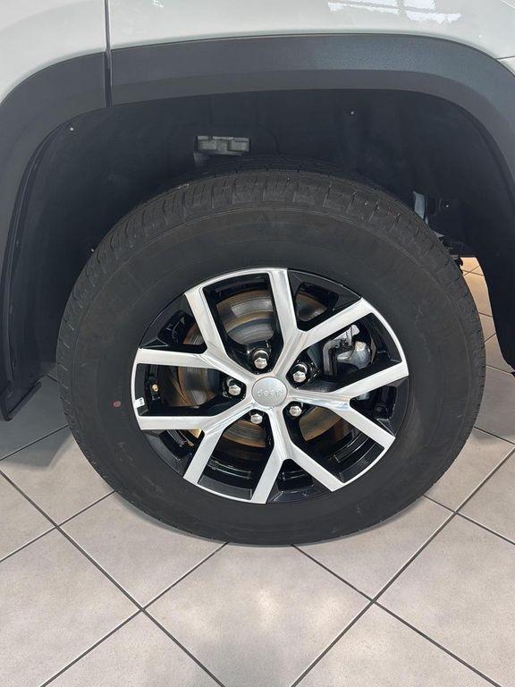 used 2024 Jeep Grand Cherokee L car, priced at $38,391