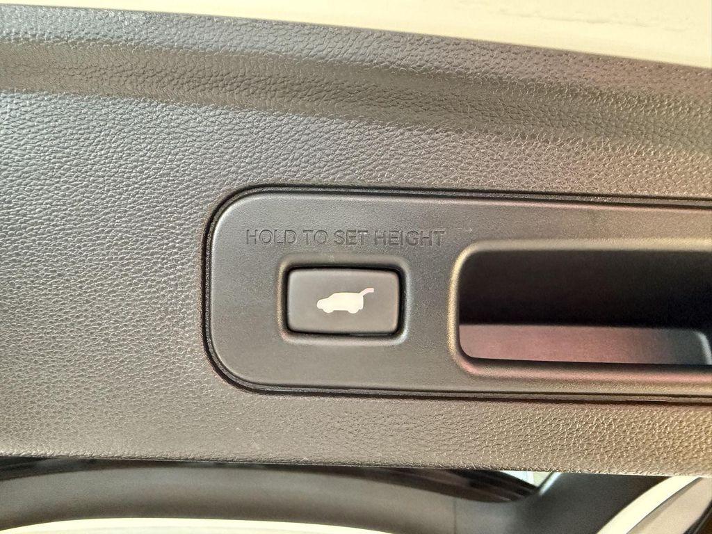 used 2023 Acura MDX car, priced at $39,391