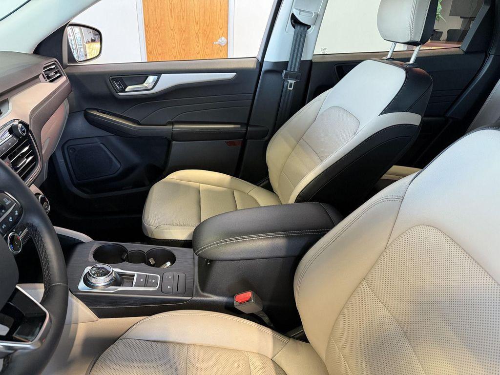 used 2022 Ford Escape car, priced at $23,661