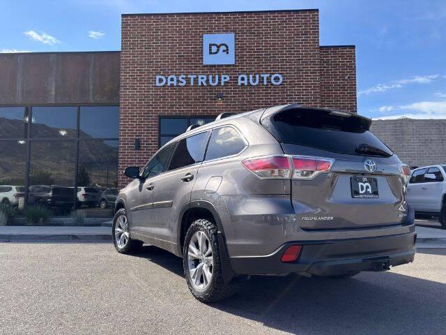 used 2015 Toyota Highlander car, priced at $15,995