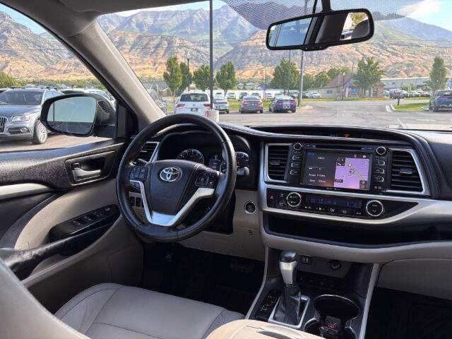used 2015 Toyota Highlander car, priced at $15,995