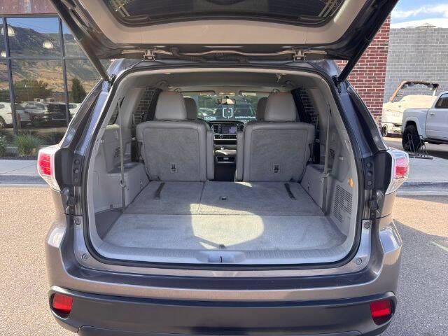 used 2015 Toyota Highlander car, priced at $15,995
