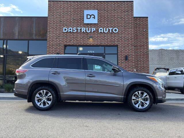 used 2015 Toyota Highlander car, priced at $15,995