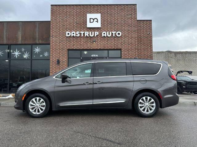 used 2017 Chrysler Pacifica car, priced at $14,995