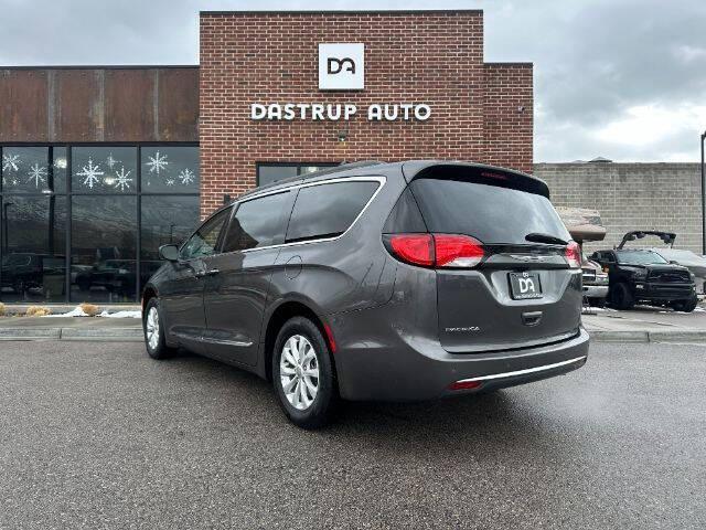 used 2017 Chrysler Pacifica car, priced at $14,995