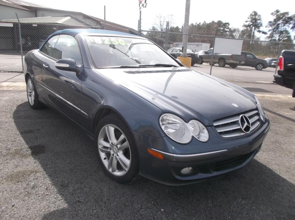 used 2007 Mercedes-Benz CLK-Class car, priced at $8,250
