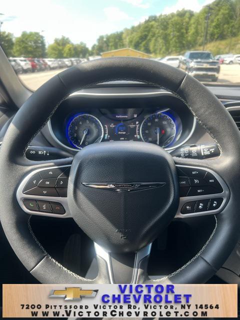 new 2025 Chrysler Pacifica car