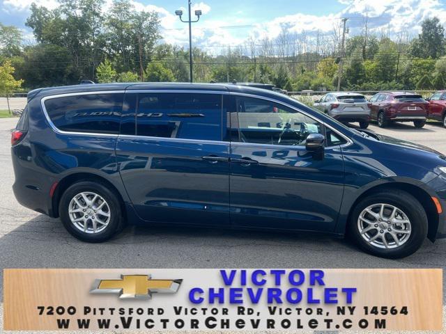 new 2025 Chrysler Pacifica car