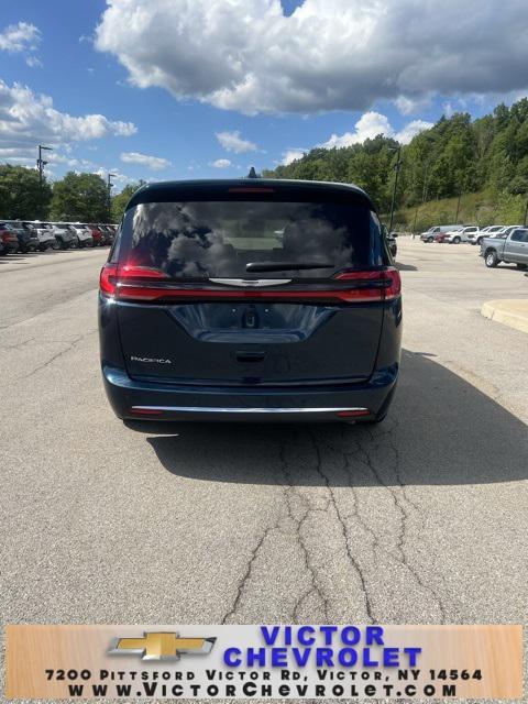 new 2025 Chrysler Pacifica car