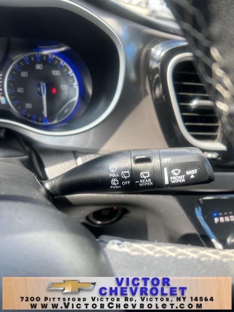 new 2025 Chrysler Pacifica car