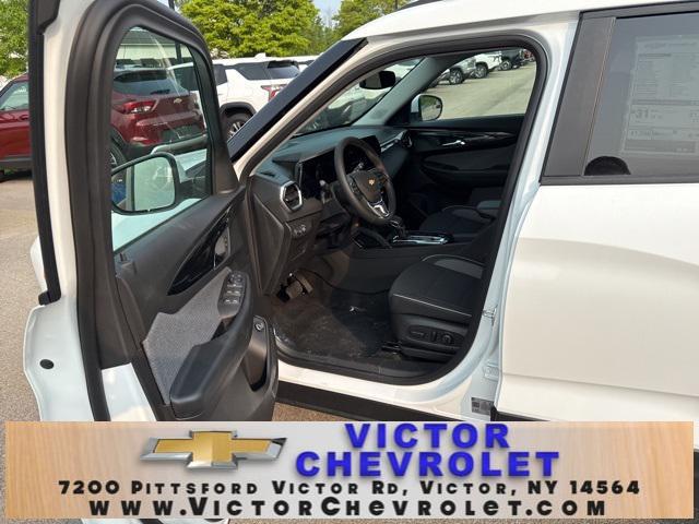 new 2025 Chevrolet TrailBlazer car, priced at $28,575