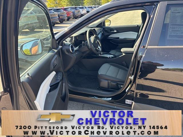 new 2025 Chevrolet Trax car, priced at $25,725