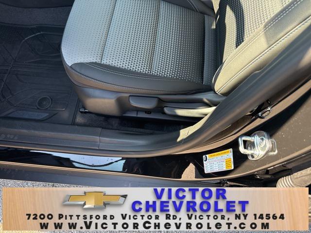 new 2025 Chevrolet Trax car, priced at $25,725