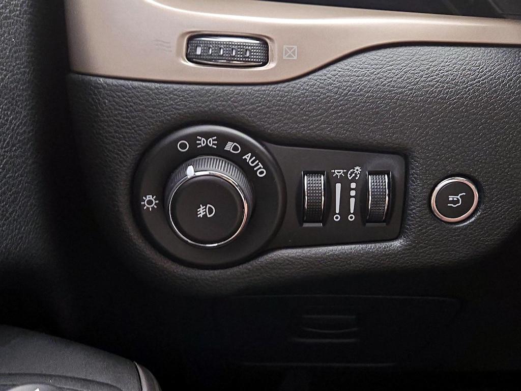 used 2015 Jeep Cherokee car, priced at $15,998