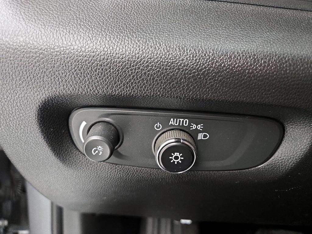 used 2023 Chevrolet Traverse car, priced at $27,998