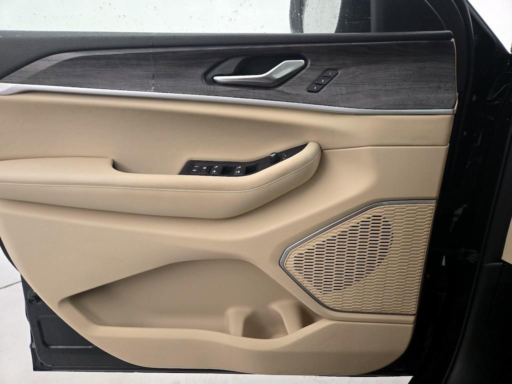 used 2022 Jeep Grand Cherokee car, priced at $31,998