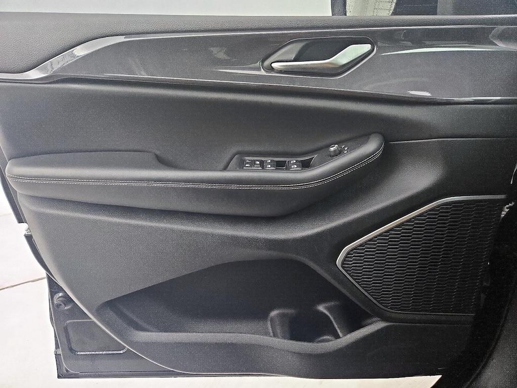 used 2022 Jeep Grand Cherokee car, priced at $31,998