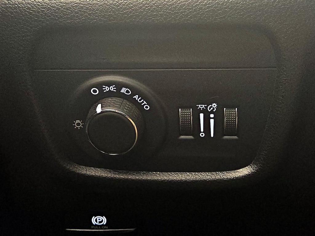 used 2022 Jeep Grand Cherokee car, priced at $31,998