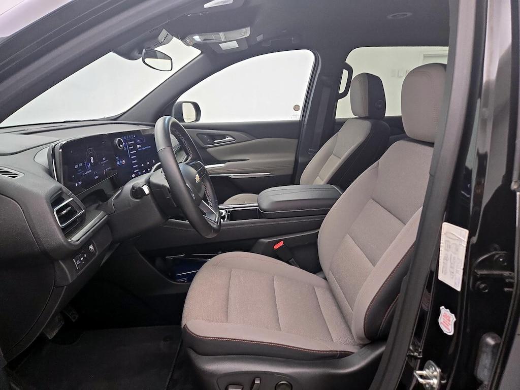 used 2025 Chevrolet Traverse car, priced at $38,998