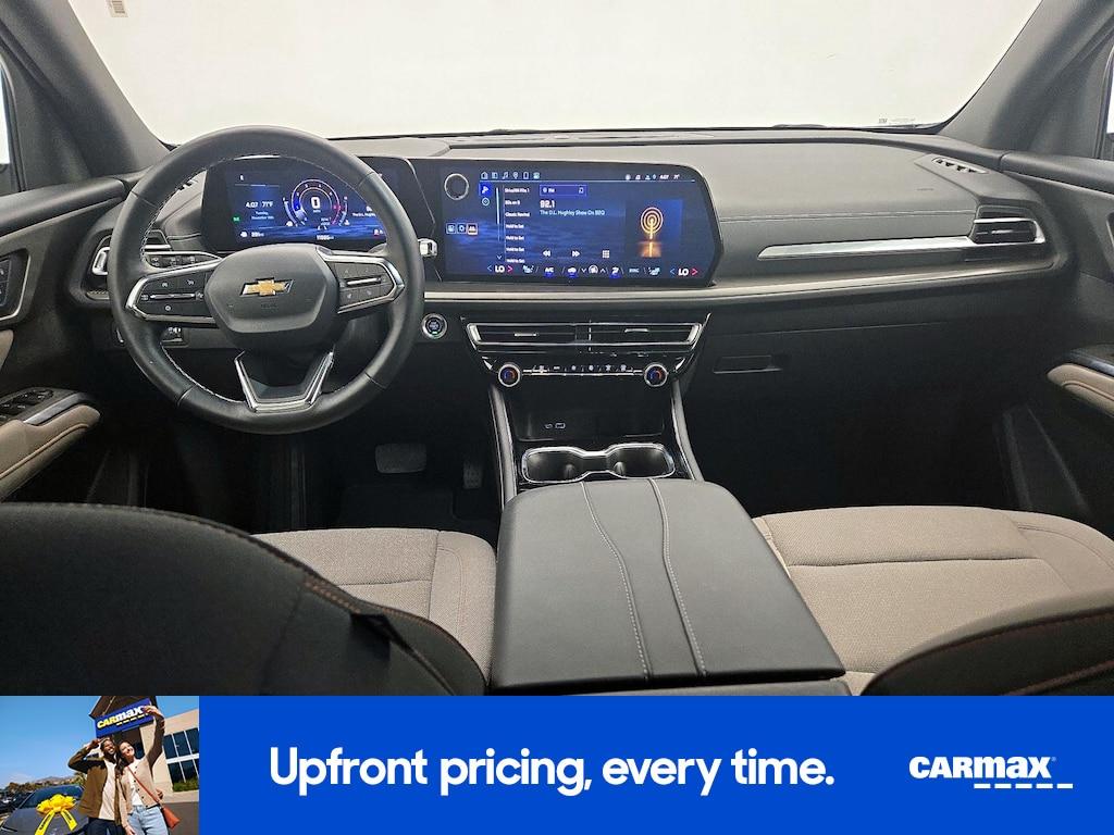 used 2025 Chevrolet Traverse car, priced at $38,998