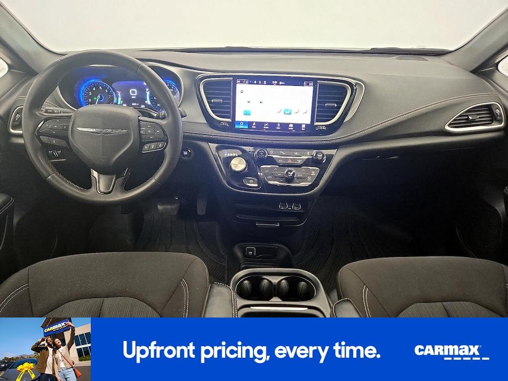 used 2023 Chrysler Pacifica car, priced at $27,998