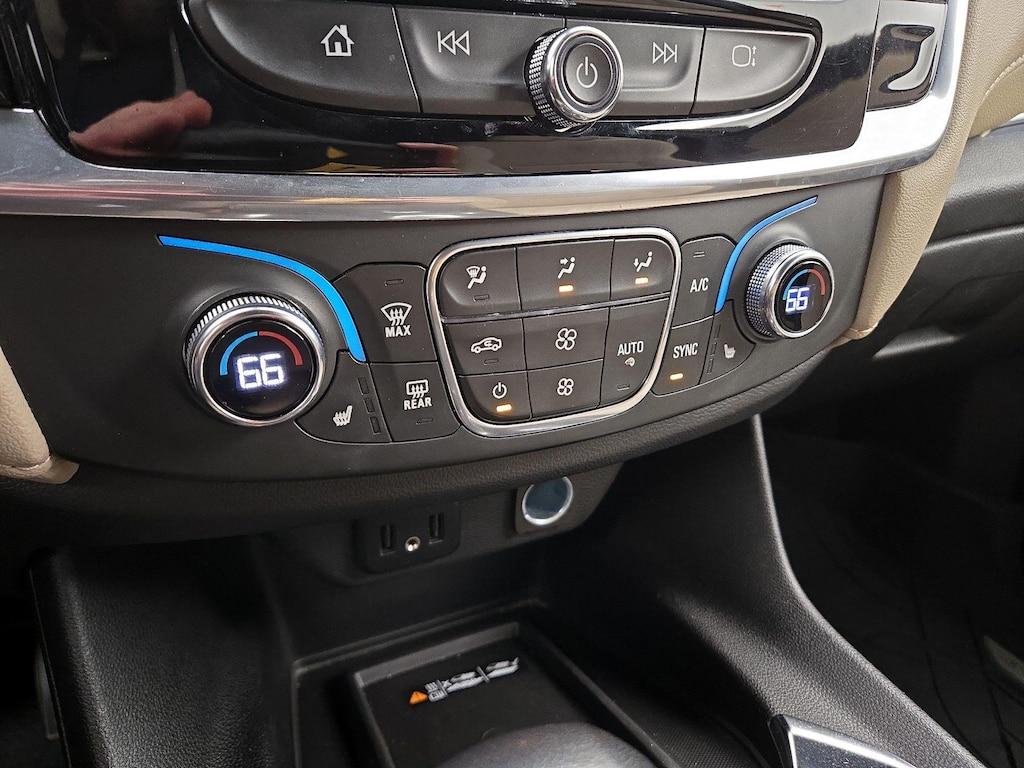 used 2022 Chevrolet Traverse car, priced at $25,998