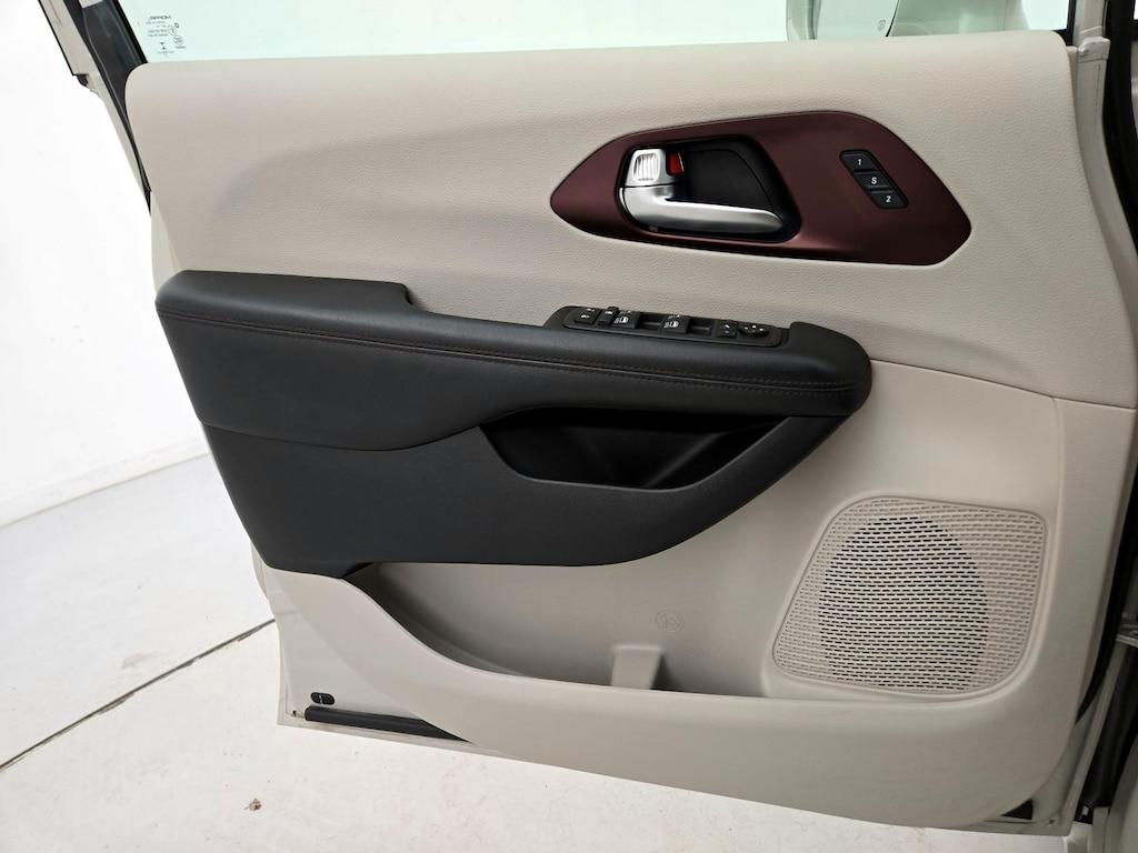used 2020 Chrysler Pacifica car, priced at $25,998