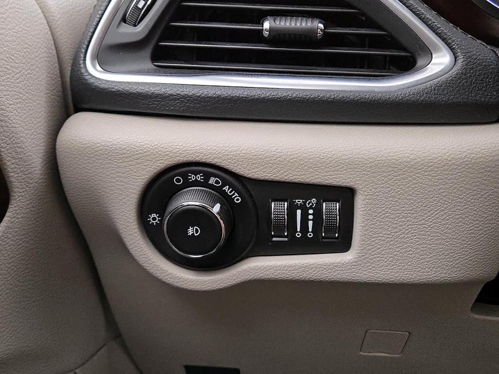used 2020 Chrysler Pacifica car, priced at $25,998