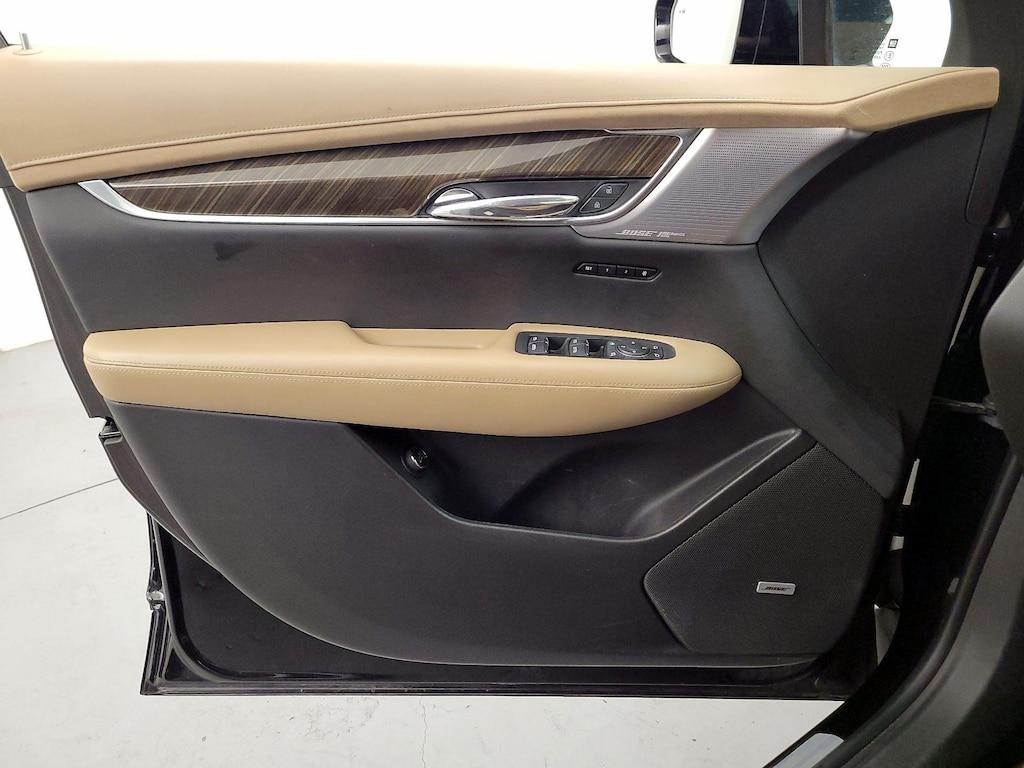used 2022 Cadillac XT6 car, priced at $38,998
