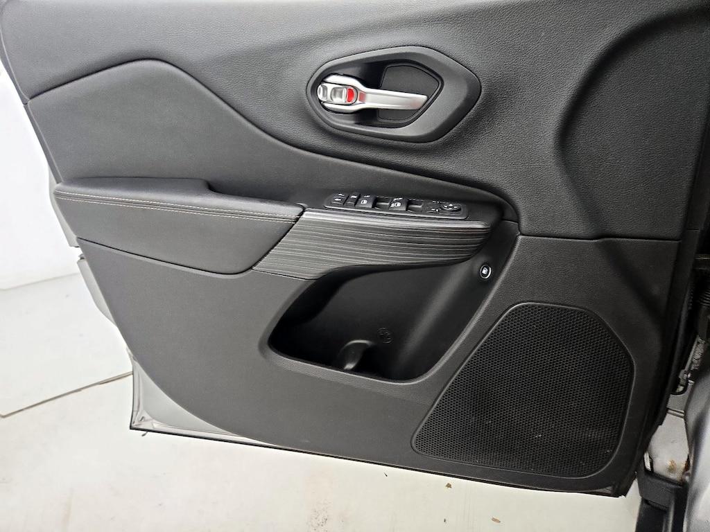 used 2015 Jeep Cherokee car, priced at $13,998