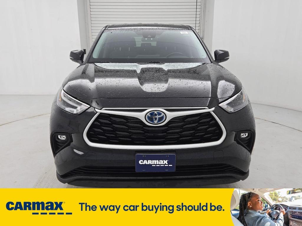 used 2023 Toyota Highlander Hybrid car, priced at $36,998