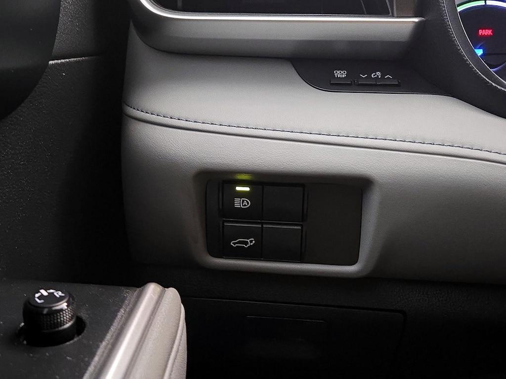 used 2023 Toyota Highlander Hybrid car, priced at $36,998
