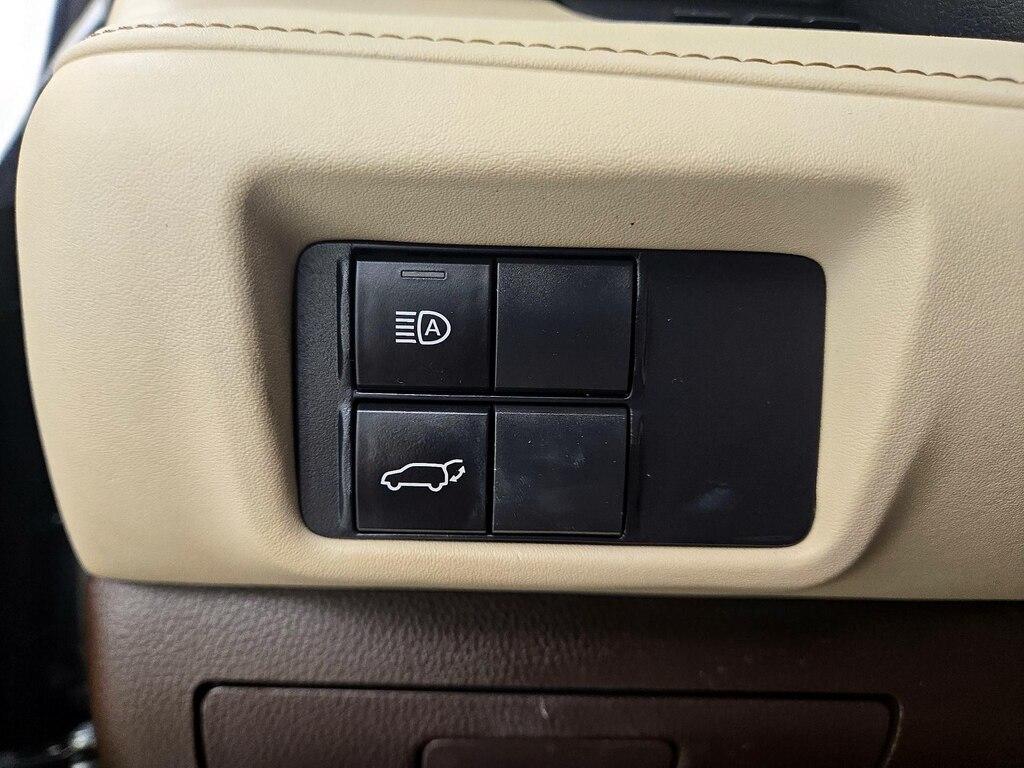 used 2021 Toyota Highlander Hybrid car, priced at $37,998