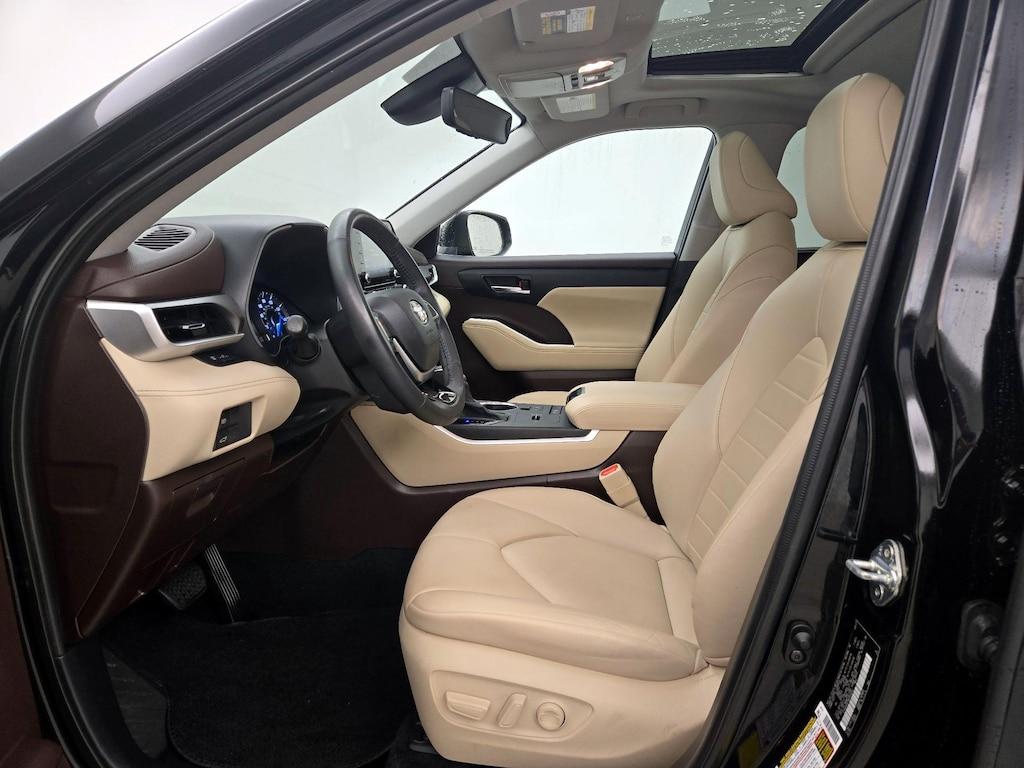 used 2021 Toyota Highlander Hybrid car, priced at $37,998
