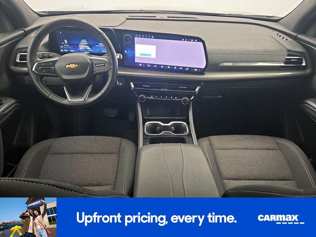 used 2025 Chevrolet Traverse car, priced at $39,998