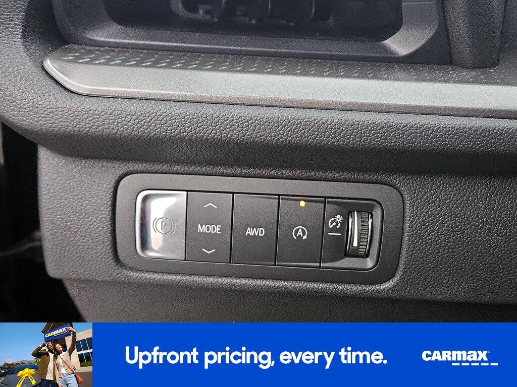 used 2025 Chevrolet Traverse car, priced at $39,998