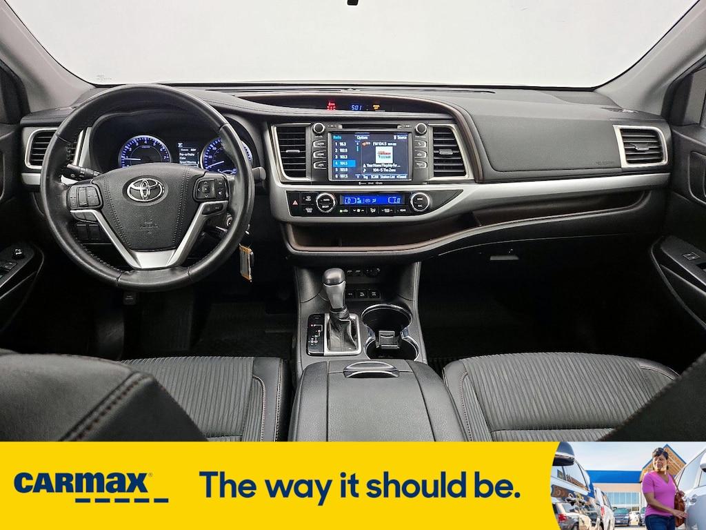 used 2019 Toyota Highlander car, priced at $23,998