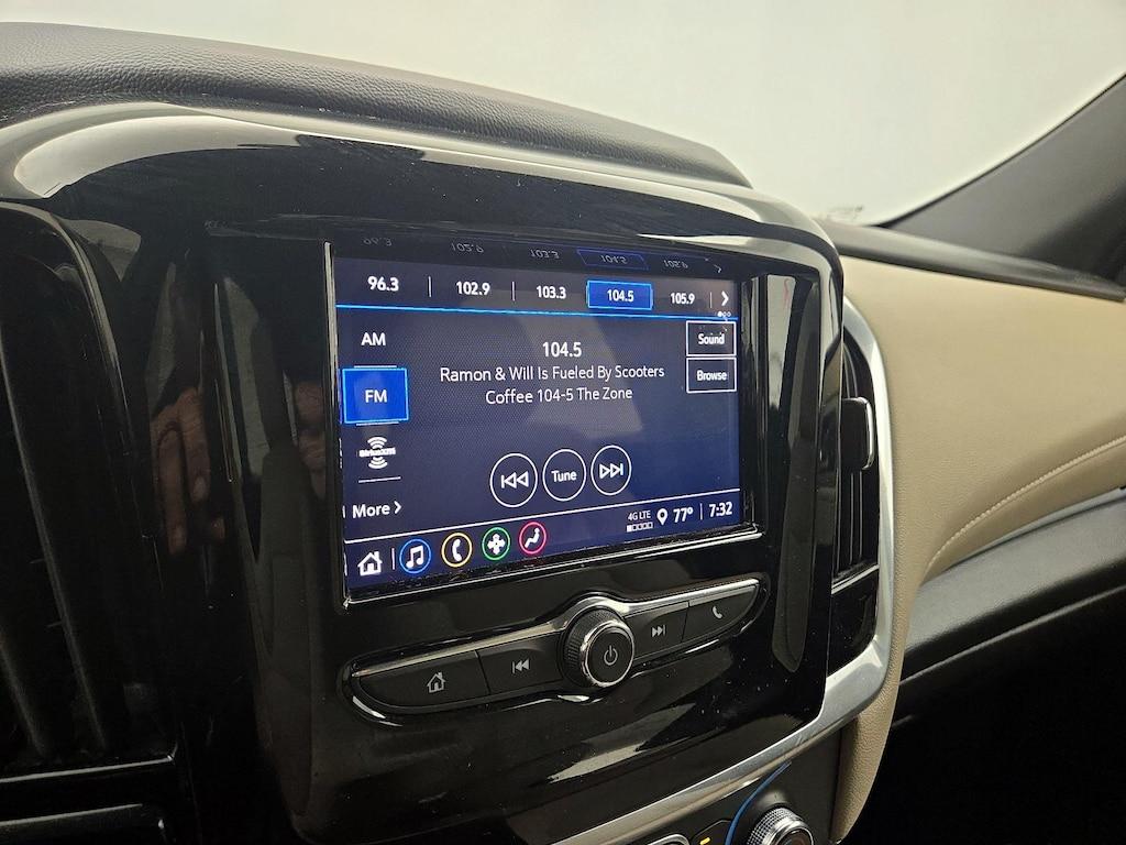 used 2022 Chevrolet Traverse car, priced at $27,998