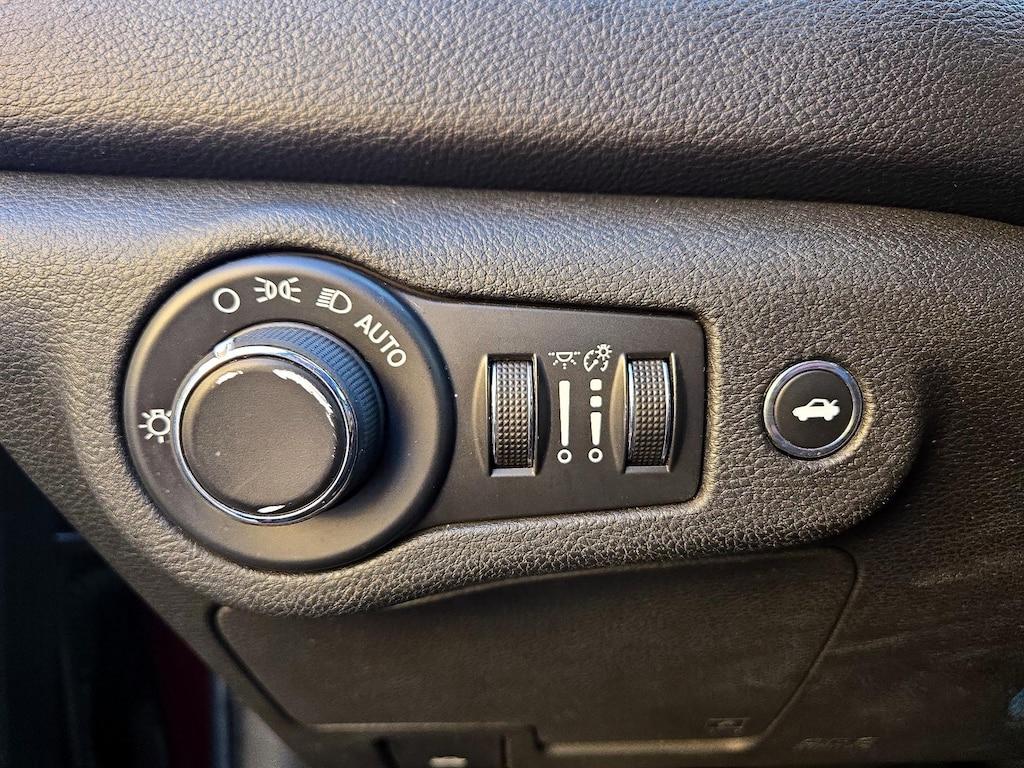 used 2015 Chrysler 200 car, priced at $11,998