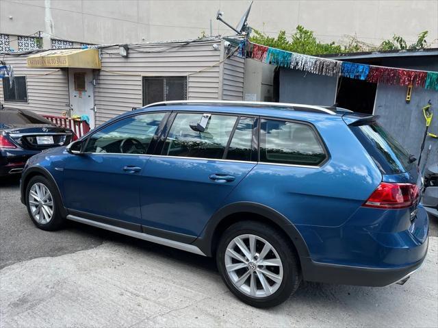 used 2017 Volkswagen Golf Alltrack car, priced at $12,995