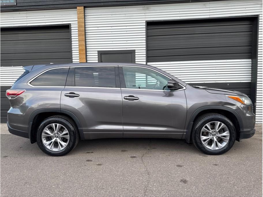 used 2016 Toyota Highlander car, priced at $14,990