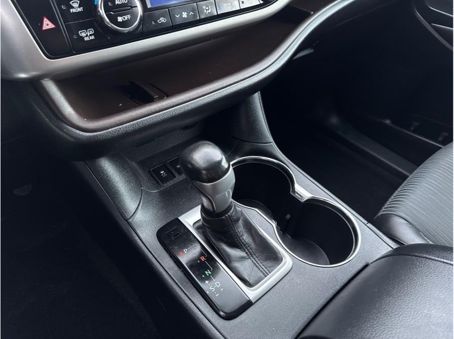used 2016 Toyota Highlander car, priced at $14,990