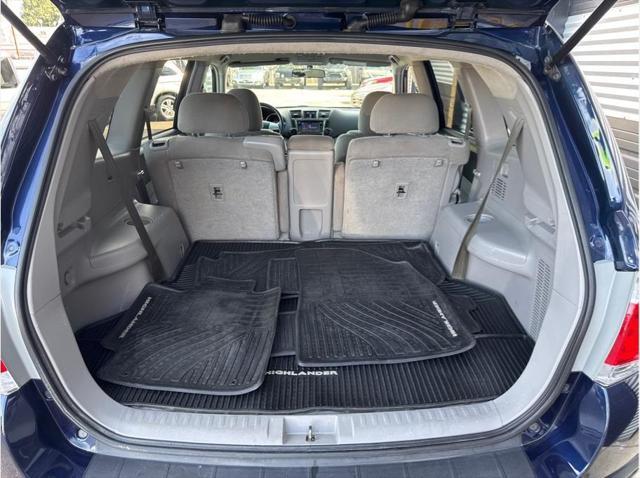 used 2013 Toyota Highlander car, priced at $14,990